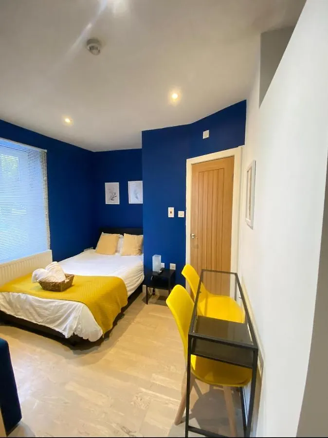 En-Suite Near Stratford In A Guesthouse London